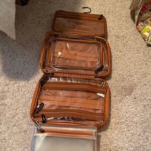 Zyia toiletry bag